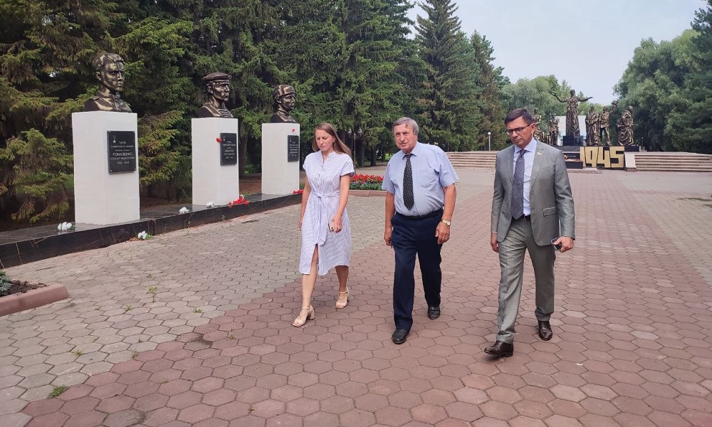 Игорь Антропенко посетил Нижнеомский район с рабочей поездкой