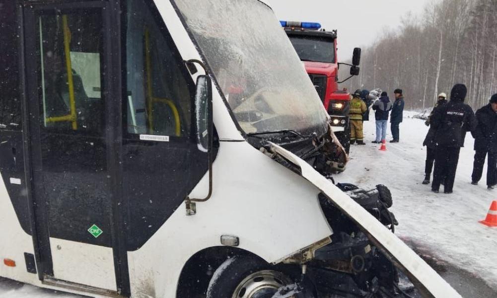 В смертельном ДТП с маршруткой пострадал замминистра труда Омской области Сергей Добрых