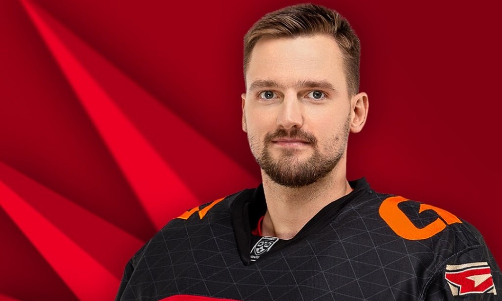 Омский «Авангард» расторг контракт с вратарём Павлом Хомченко