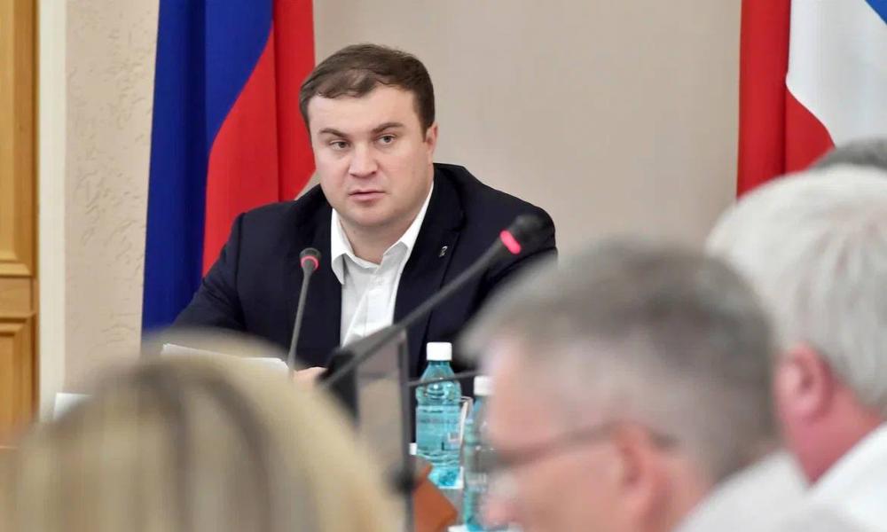 Виталий Хоценко рассмотрел проект нового импортозамещающего производства технических жидкостей