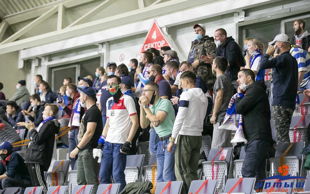 Фанатов омского "Иртыша" могут начать записывать на видео со звуком