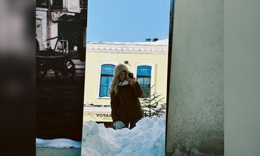 Блогер Аня Покров приехала в Омск и вспомнила, что в детстве любила сыр «Омичка»