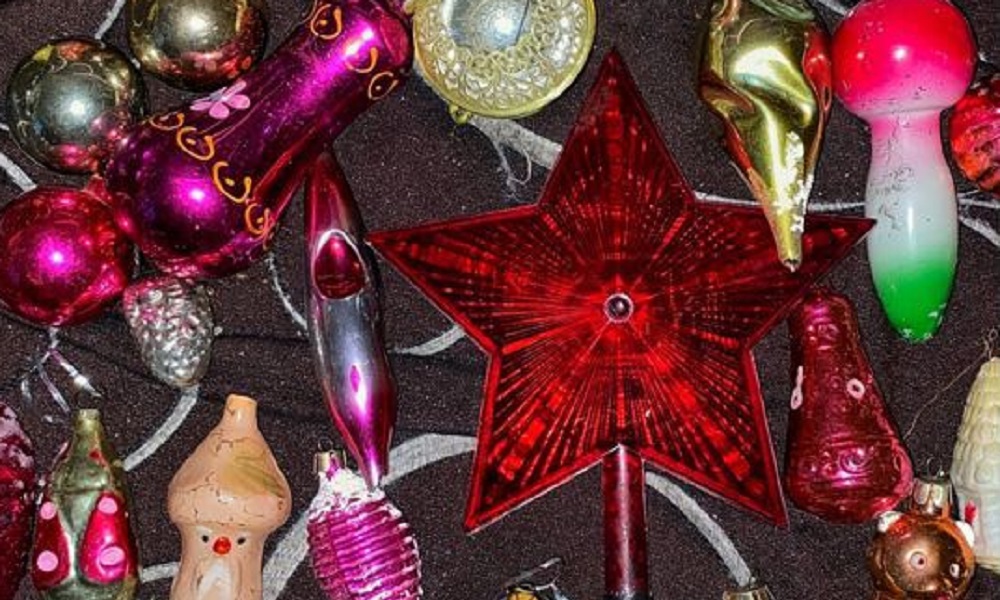 В Омске продают набор советских новогодних игрушек за 4,25 млн рублей