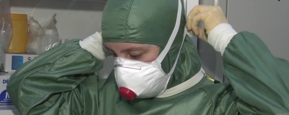 В Омске для борьбы с коронавирусом закупят противочумные костюмы