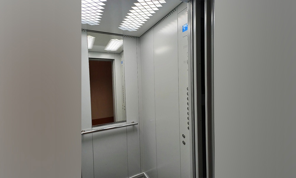 В Омске приняли новые лифты в первых четырёх домах из 56, запланированных на текущий год