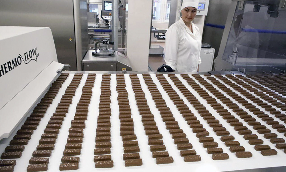 Сергей Шелест посетил кондитерскую фабрику «Спартак»