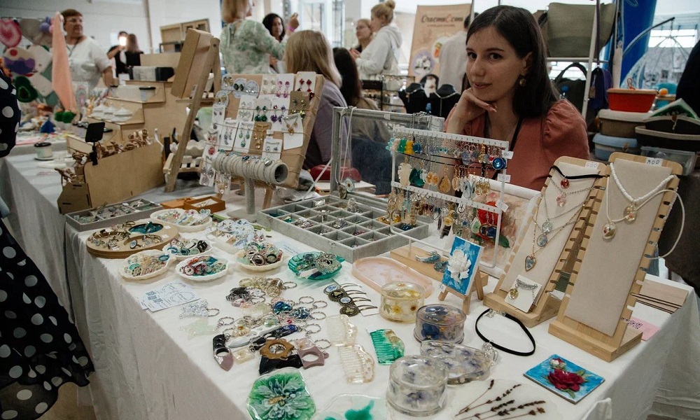 Омских предпринимателей, создающих изделия ручной работы, приглашают поучаствовать в конкурсе «Мастер года — 2024»