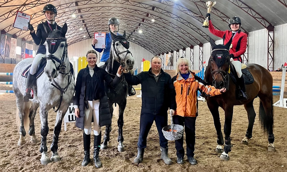 Более двадцати омских всадников отправятся на финал Кубка Победы по конкуру