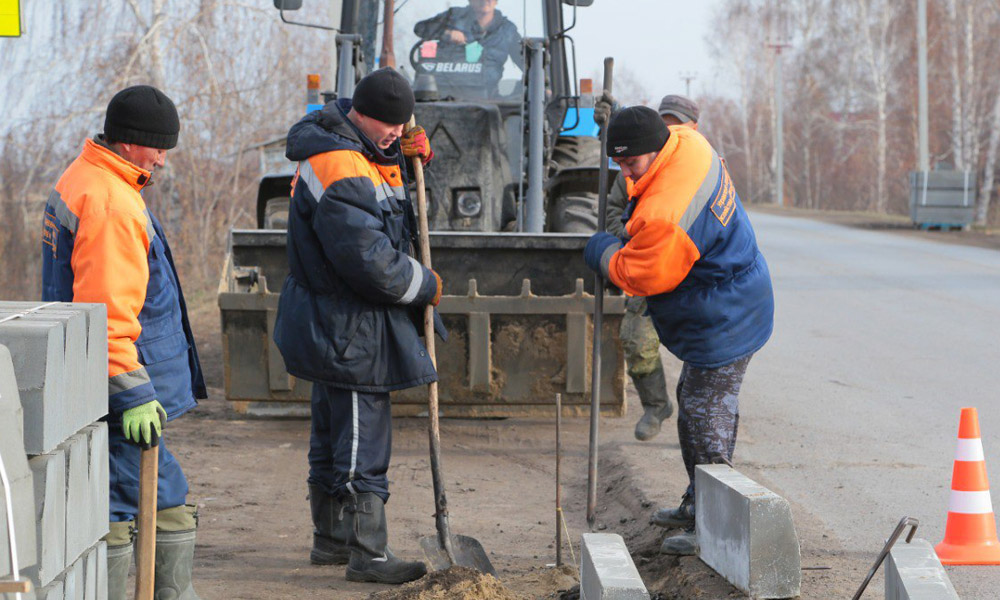 До конца года в Омске обновят более 100 остановок общественного транспорта