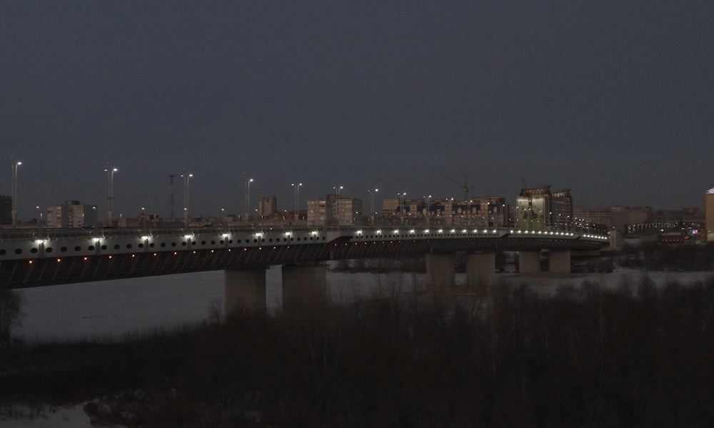 На метромосту оборудуют архитектурную подсветку за 90 миллионов рублей