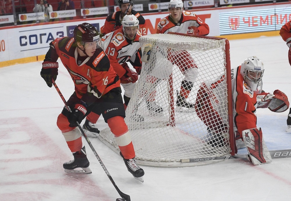 Омский "Авангард" сыграет с "Автомобилистом"