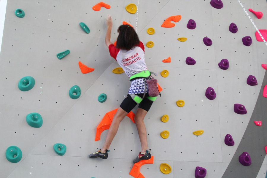 В омском доме творчества «Октябрьский» открыли скалодром