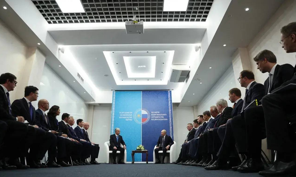 Виталий Хоценко возглавил рейтинг международных контактов глав регионов за июль