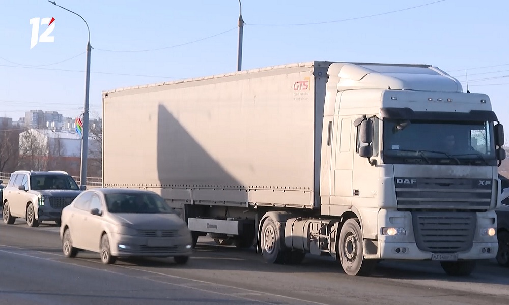 Региональный минтранс продлил запрет на движение большегрузов в районе станции Входной