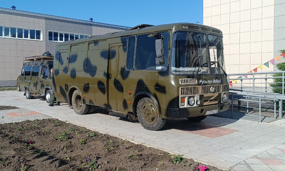 Жители Павлоградского района отправили бойцам СВО баню на колёсах