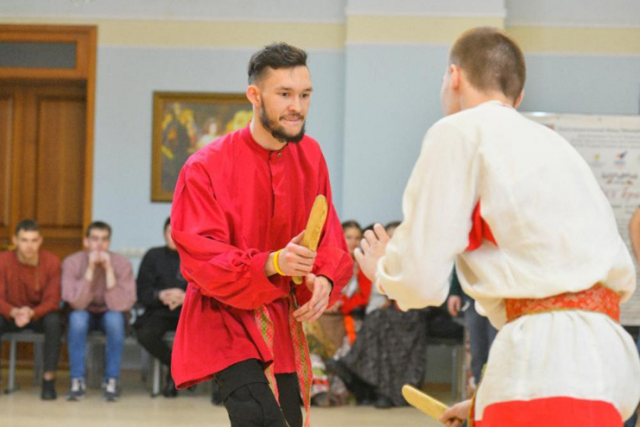 Красавицы и богатыри: в Омске прошёл финал молодёжного конкурса «Иван-да-Марья» 