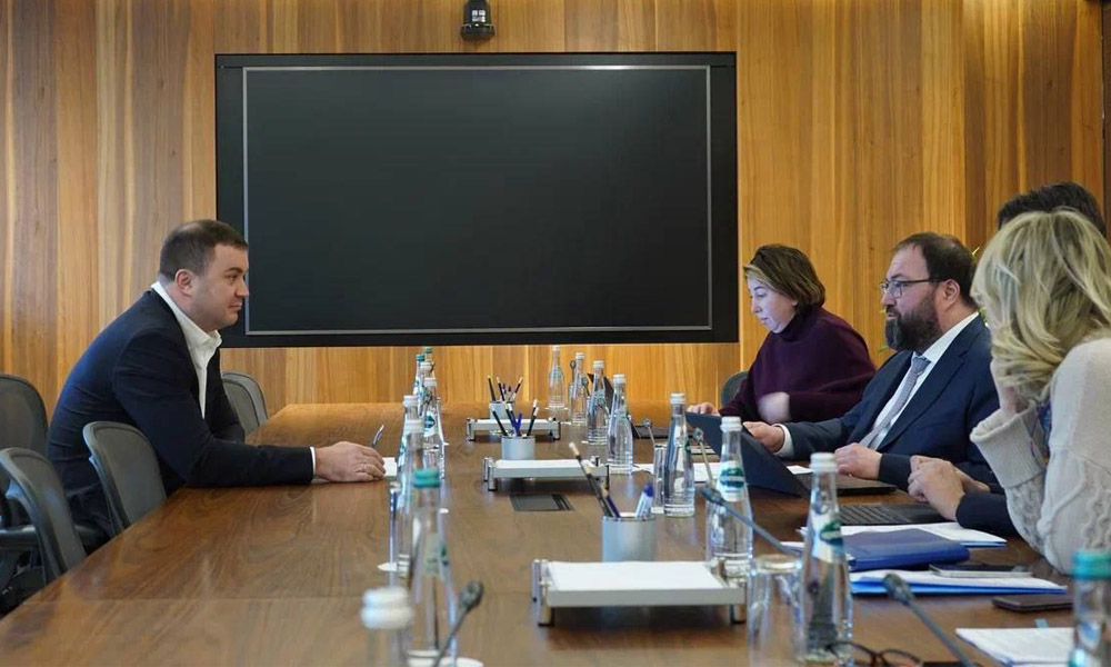 Виталий Хоценко встретился с министром цифрового развития России Максутом Шадаевым