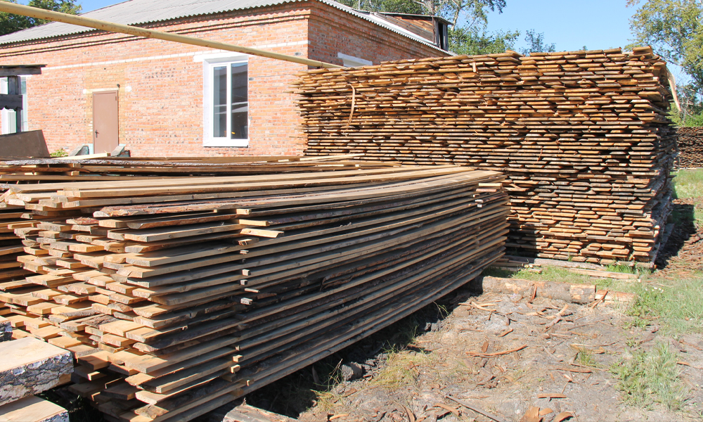 Омичи заготовили 524 кубометра древесины для строительства жилья