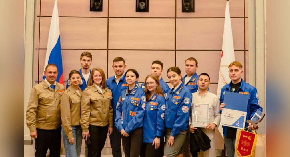 Губернатор Виталий Хоценко поздравил омских студотрядовцев