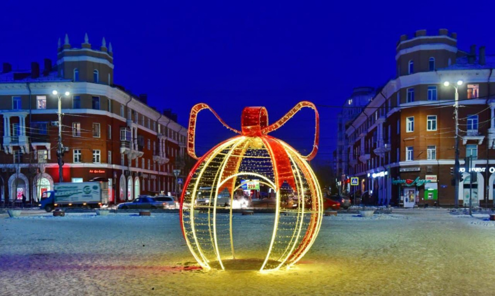 У парка 30-летия ВЛКСМ появится двухметровая светящаяся сфера в виде новогоднего шара