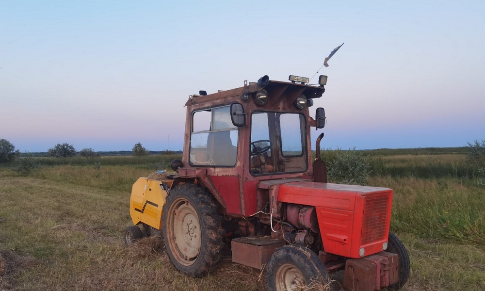 В Омской области руку тракториста затянуло во вращающийся вал