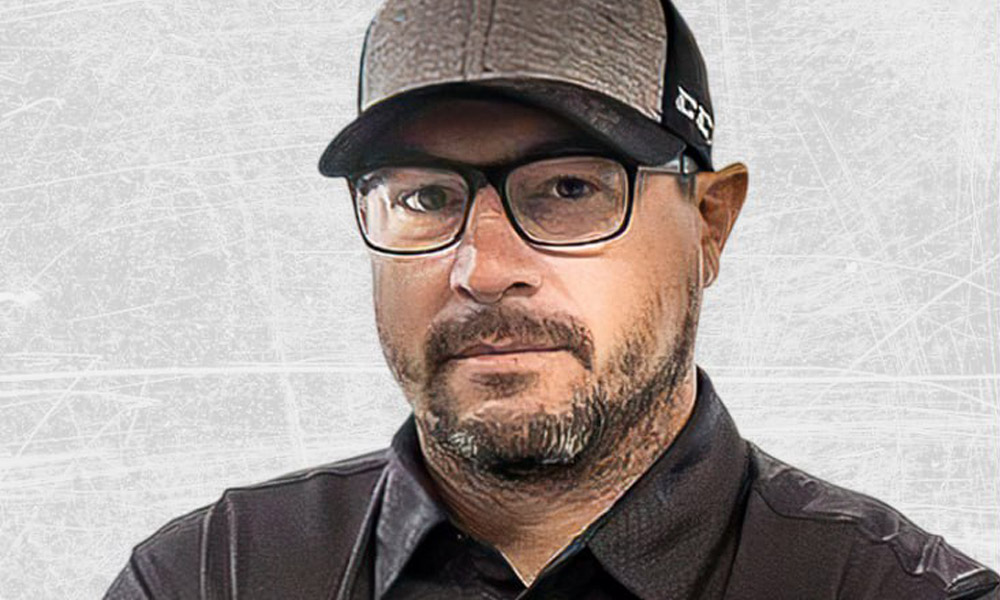 Канадский тренер Луи Робитайл начал сотрудничество с омским хоккейным клубом «Авангард»