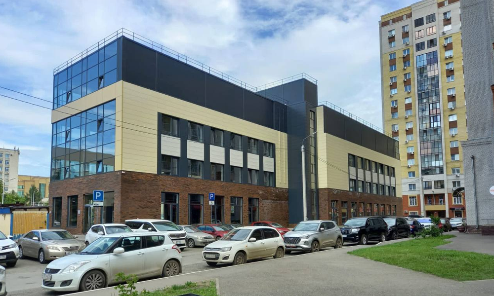В Омске появился магазин с фитнес-клубом