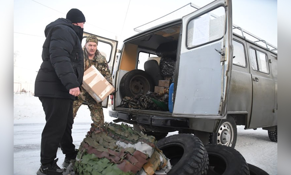 Жители Омской области отправили новую партию автомобилей участникам СВО