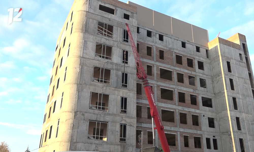 Виталий Хоценко проинспектировал ход строительства нового корпуса Клинического медико-хирургического центра в Омске