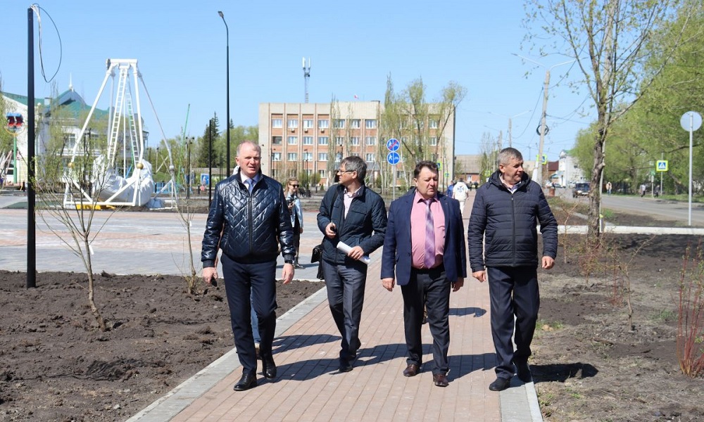 «Единая Россия» оценила ход работ в историческом парке «Сибирский посад» в Называевске 