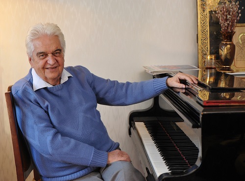 В Москве скончался написавший "Крылатые качели" и "Лесной олень" композитор