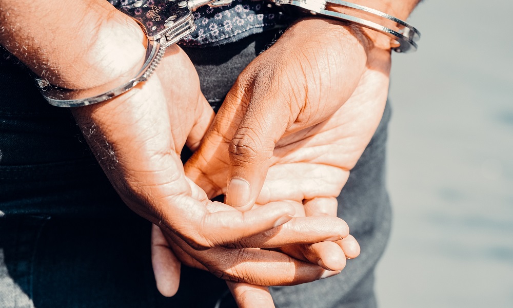 Омич по заказу похитил трансформаторную будку и сдал её на металлолом [ВИДЕО]