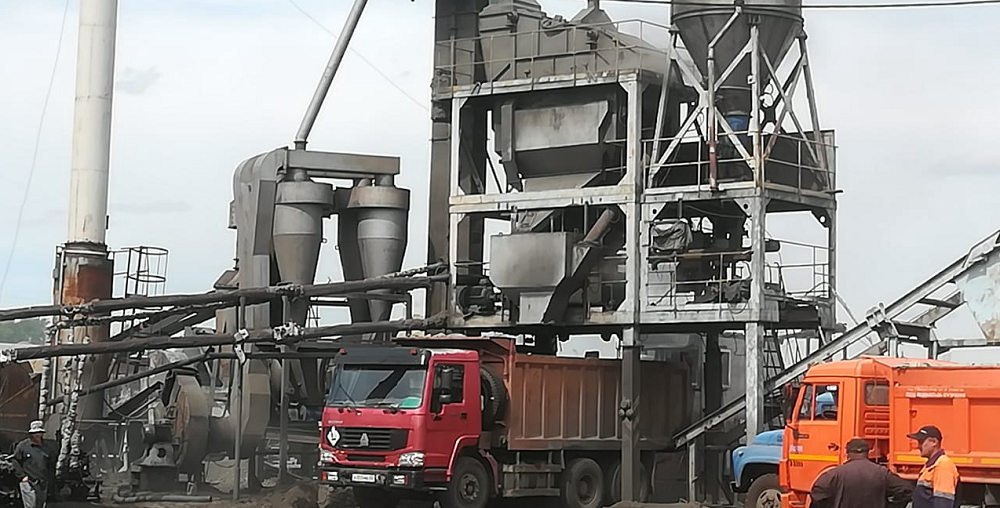 Омский муниципальный асфальтобетонный завод выпустил первые 10 тонн продукции
