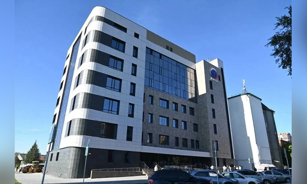 Виталий Хоценко оценил строительную готовность нового корпуса КМХЦ