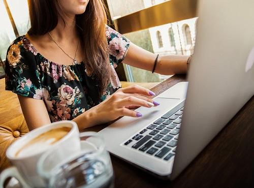 Россияне перечислили самые раздражающие качества своих коллег