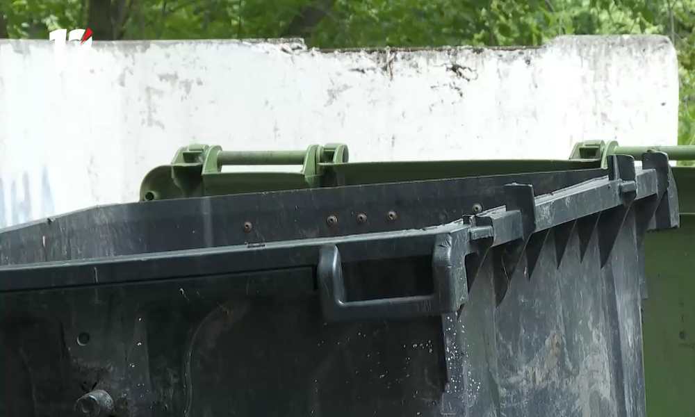 Виталий Хоценко и омские управляющие компании обсудили вопрос о вывозе мусора с контейнерных площадок