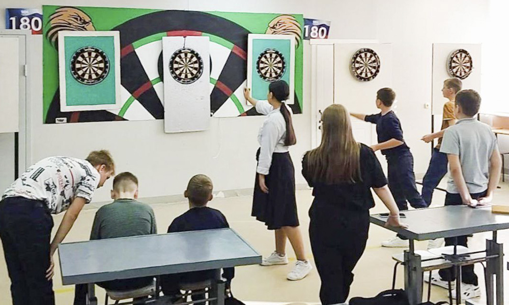 В Павлоградской гимназии им. В.М. Тытаря начала работать секция для школьников по дартсу 