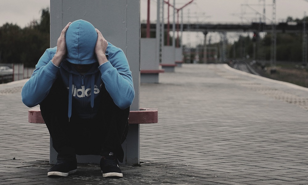 В Омске задержали наркокурьера с килограммом вещества, в составе которого был амфетамин