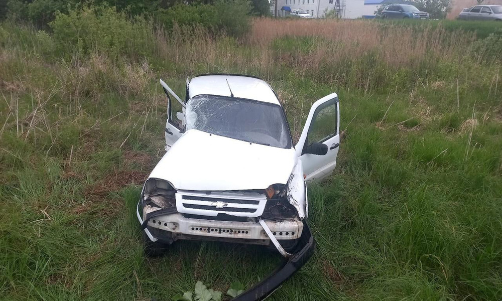 В Омской области произошло ДТП с участием пассажирского автобуса, легкового автомобиля и экскаватора