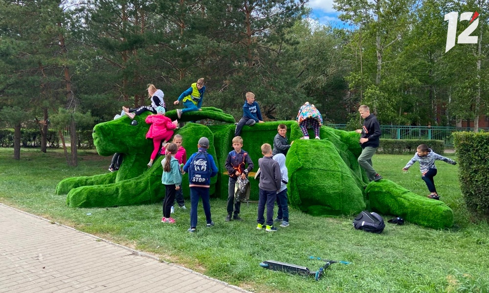 В Омске изувеченного зелёного Зайца решили полностью демонтировать 