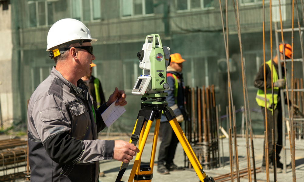 В Омске завершили устройство цокольного этажа операционного корпуса