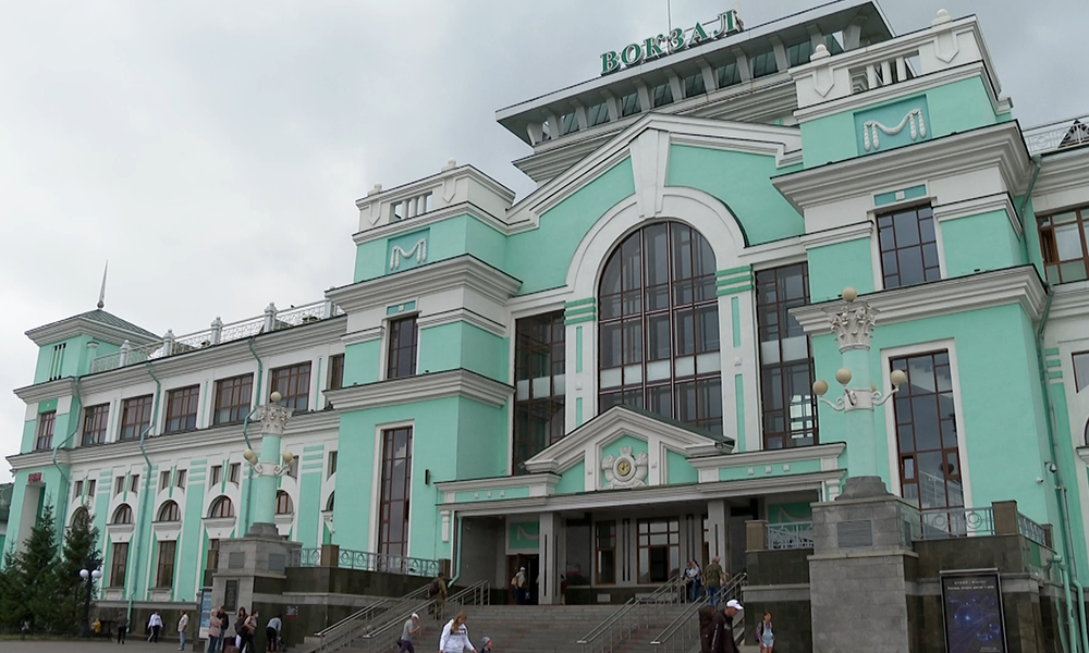 Двое омских железнодорожников получили государственные награды 