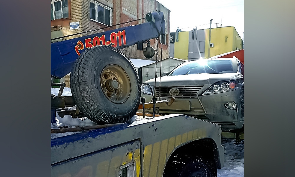 Арест внедорожника жены вынудил омича оплатить долги за ЖКХ