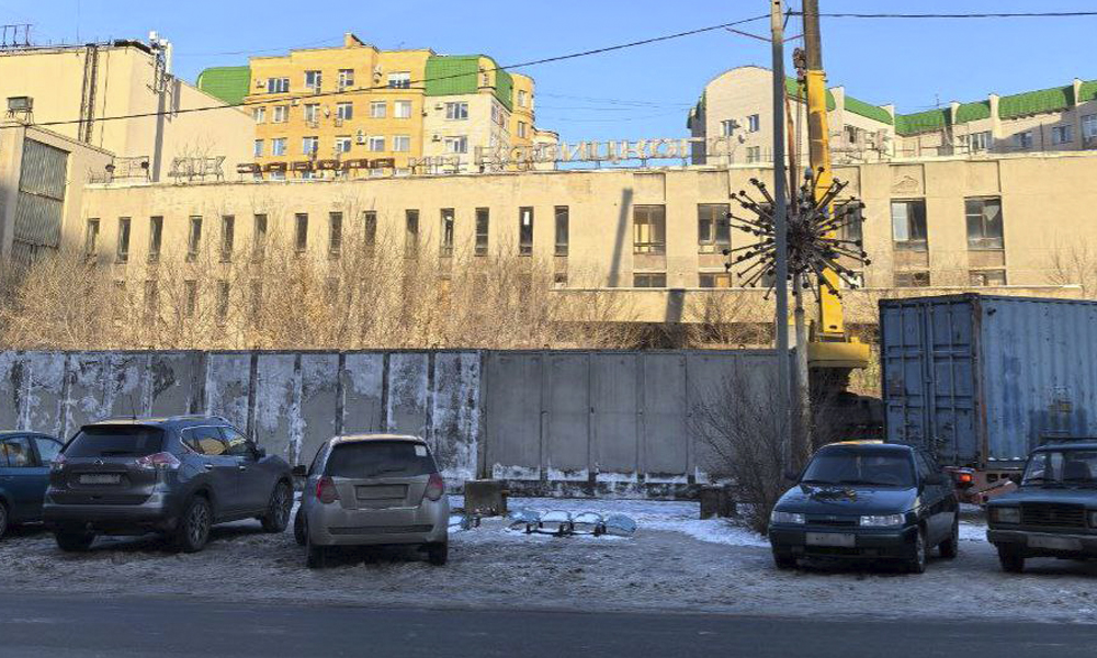 В Омске приступили к демонтажу дворца культуры имени Козицкого