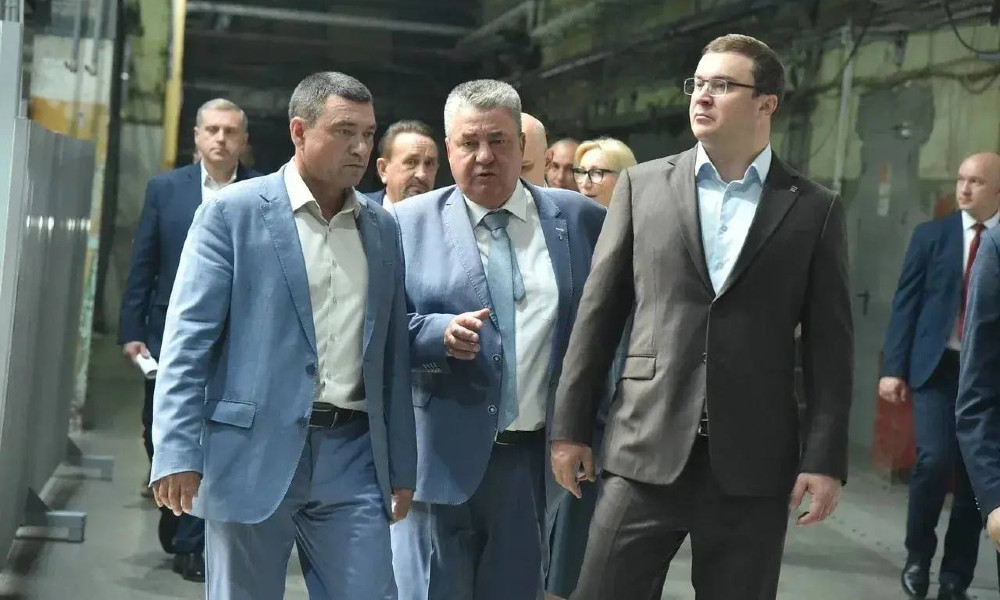 Виталий Хоценко в ходе рабочей поездки посетил завод «Высокие технологии»