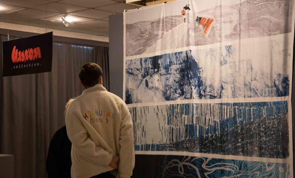 Омичи открыли текстильную арт-инсталляцию в Узбекистане 