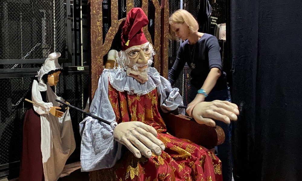 В Омском театре кукол готовят спектакль «Собака на сене» (12+)