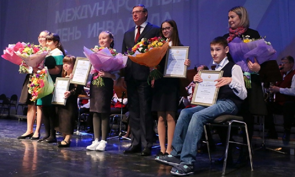 В Омской области одарённые дети-инвалиды получат губернаторскую премию