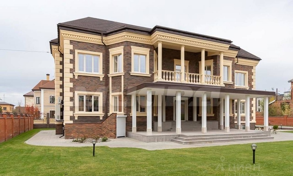 Хаммам и комнаты для прислуги: в Омске продают элитный коттедж за 130 млн рублей