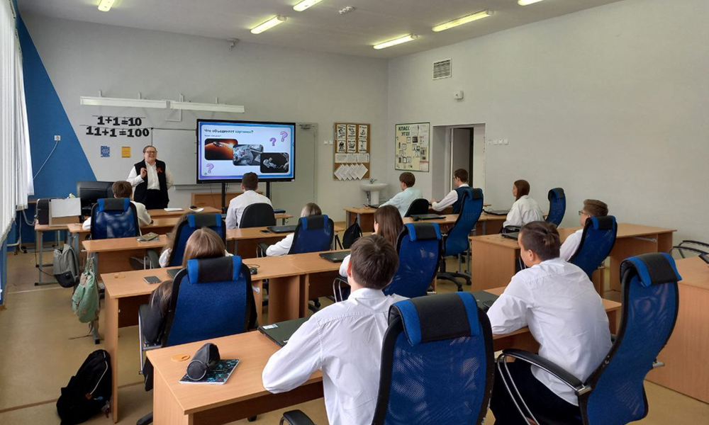 В омской школе № 24 школьники освоили основы квантовых технологий